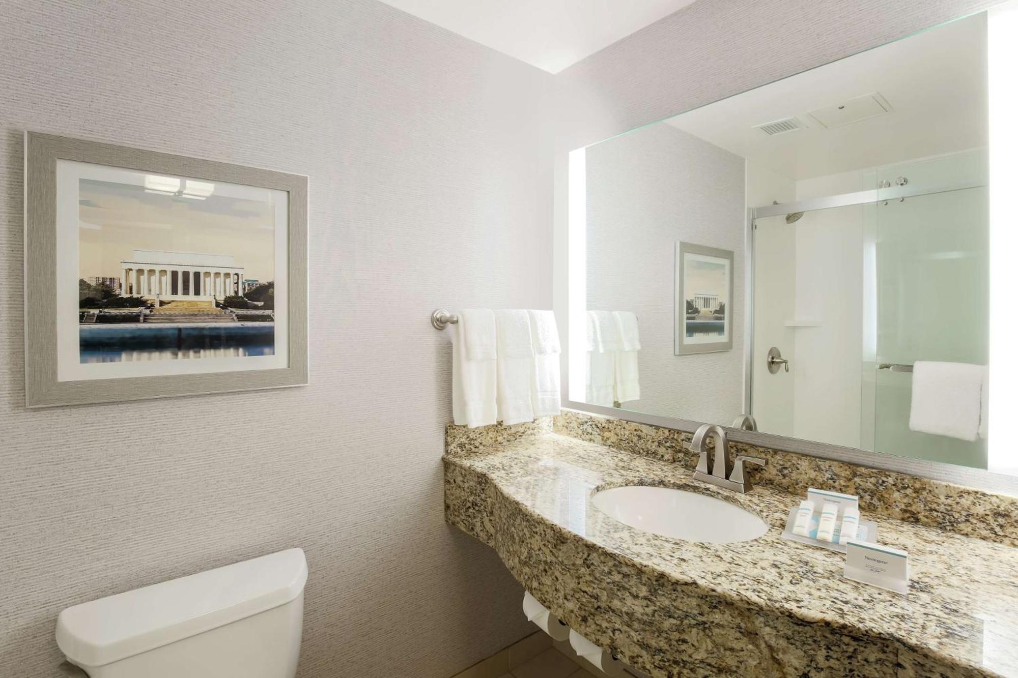 Hilton Garden Inn Shirlington Arlington Dış mekan fotoğraf